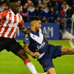 Vélez llega dulce, pero sin su DT y va por la revancha ante Estudiantes en la final del Trofeo de Campeones en Santiago del Estero