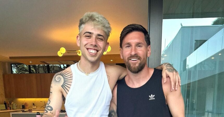 Lionel Messi sigue en modo vacaciones y música: recibió a Luck Ra en su casa de Rosario y el cantante le dedicó el verso de una canción