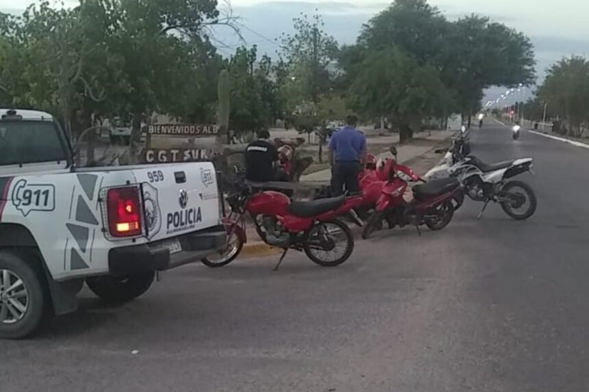 Dos motocicletas chocaron por Av. Ortiz de Ocampo