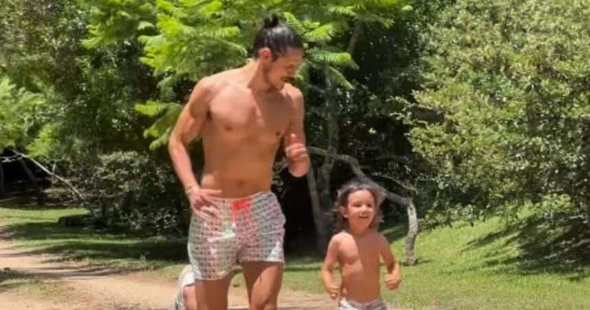 La puesta a punto de Cavani para terminar su carrera con la camiseta de Boca a los 37 años: entrenamiento en vacaciones con un asistente de lujo