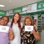 Las dos ganadoras de los 300 mil pesos en efectivo de FARMACIA EL PORTAL retiraron su premio