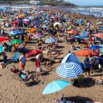 Vacaciones en familia: qué hacer (y qué evitar) cuando un niño se pierde en la playa