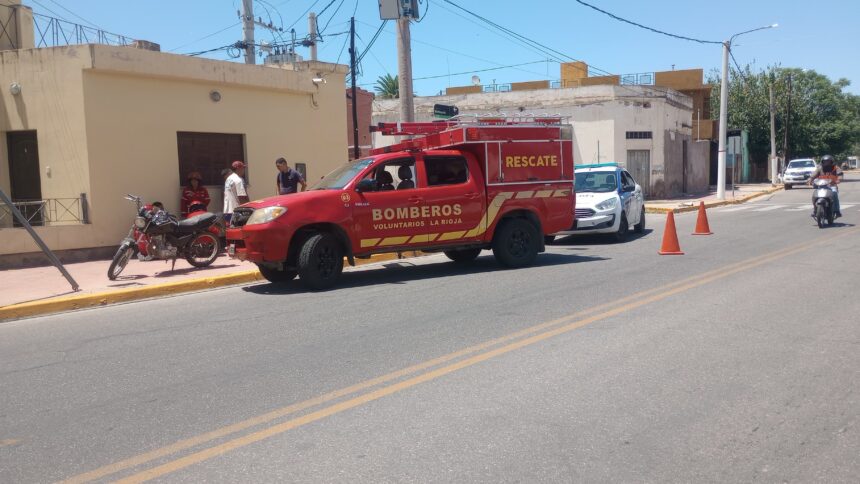 Accidente en motocicleta deja a una mujer herida