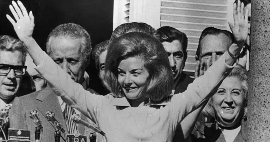 A 49 años del Golpe: los relatos ambiguos y el abandono a la sociedad en la tormenta A 49 años del Golpe: los relatos ambiguos y el abandono a la sociedad en la tormenta